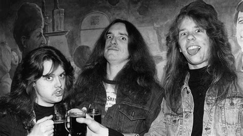 Blood And Thunder  Bir Klasik Thrash Metal Şarkısı İle Tanışın: Gür Gitar Riffleri ve Keskin Vokallerin Mükemmel Birleşimi